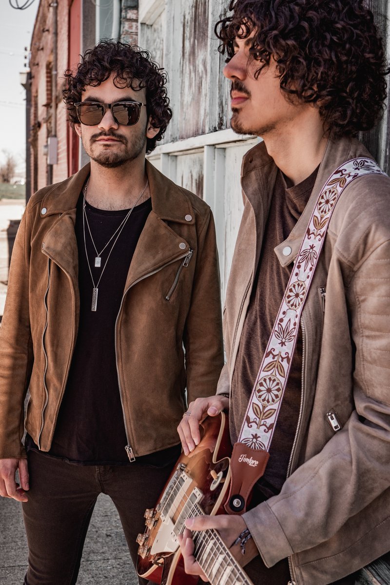 TarimaQueSuena's tweet photo. #Musica #Latinoamerica l #Estreno l

@Resettemusic se estrenan con un clip producido y filmado en #Houston/#Texas bajo la dirección de James Fonda #IndieRock.

ESPACIO l (#OfficialVideo) su nueva producción artística!
Disfrútalo en todas las plataformas!
https://t.co/bdF2iHYMoa https://t.co/ijVs4qGCmA