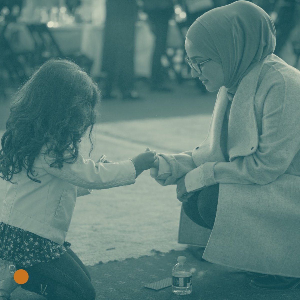 taleef's tweet photo. On remembering our parents in prayers, Allah says in the Qur'an, "And lower to them the wing of humility out of mercy and say, 'My Lord, have mercy upon them as they brought me up [when I was] small.'" (17:24)
#prayers #sunna #heartwork #taleef #love #islam #Muslims #USMuslims https://t.co/OKluqv0lX7