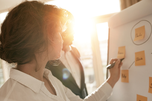Marketinnova's tweet photo. ¿Qué es un project manager y cuáles son sus responsabilidades? https://t.co/TkqZNapANQ https://t.co/5pGknBO6zK