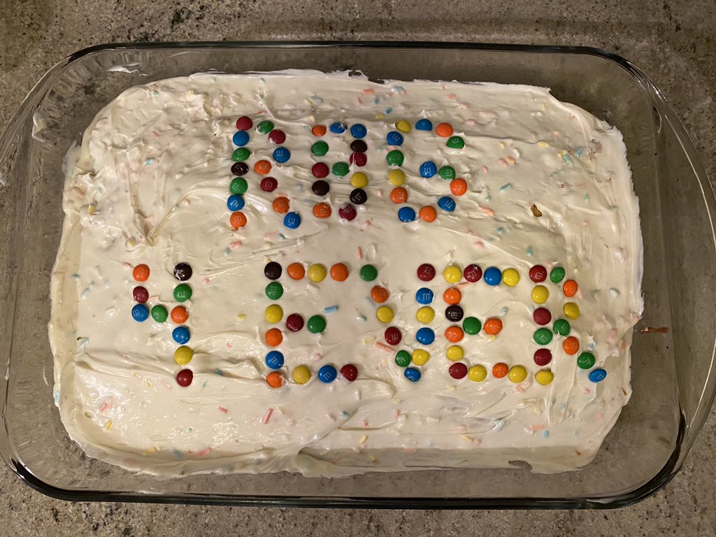 stephanieeekus's tweet photo. *nervously bakes to distract from the horror of this televised event* https://t.co/TiXBcYBTij