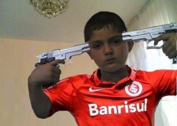 ZLinhas's tweet image. Torcedor vendo os jogos do inter   #AMExINT