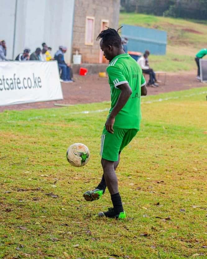 Henry Api with a perfect control in a past match. Good morning Leads United family.       #Ultimate_Leaders