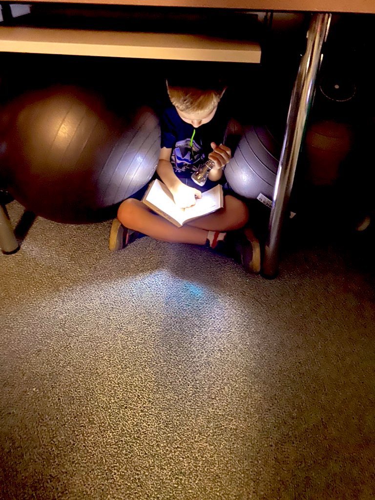 SterryMs's tweet photo. Counting down the days until our next Flashlight Friday🌟📚🔦 @HumbleISD @HumbleISD_BBE #bethelight #lighttheway https://t.co/jTapuxQ6xs