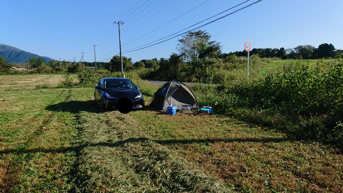 ホンマにアホちゃう？牧草収穫していたら、誰かが畑で勝手にキャンプしてた。