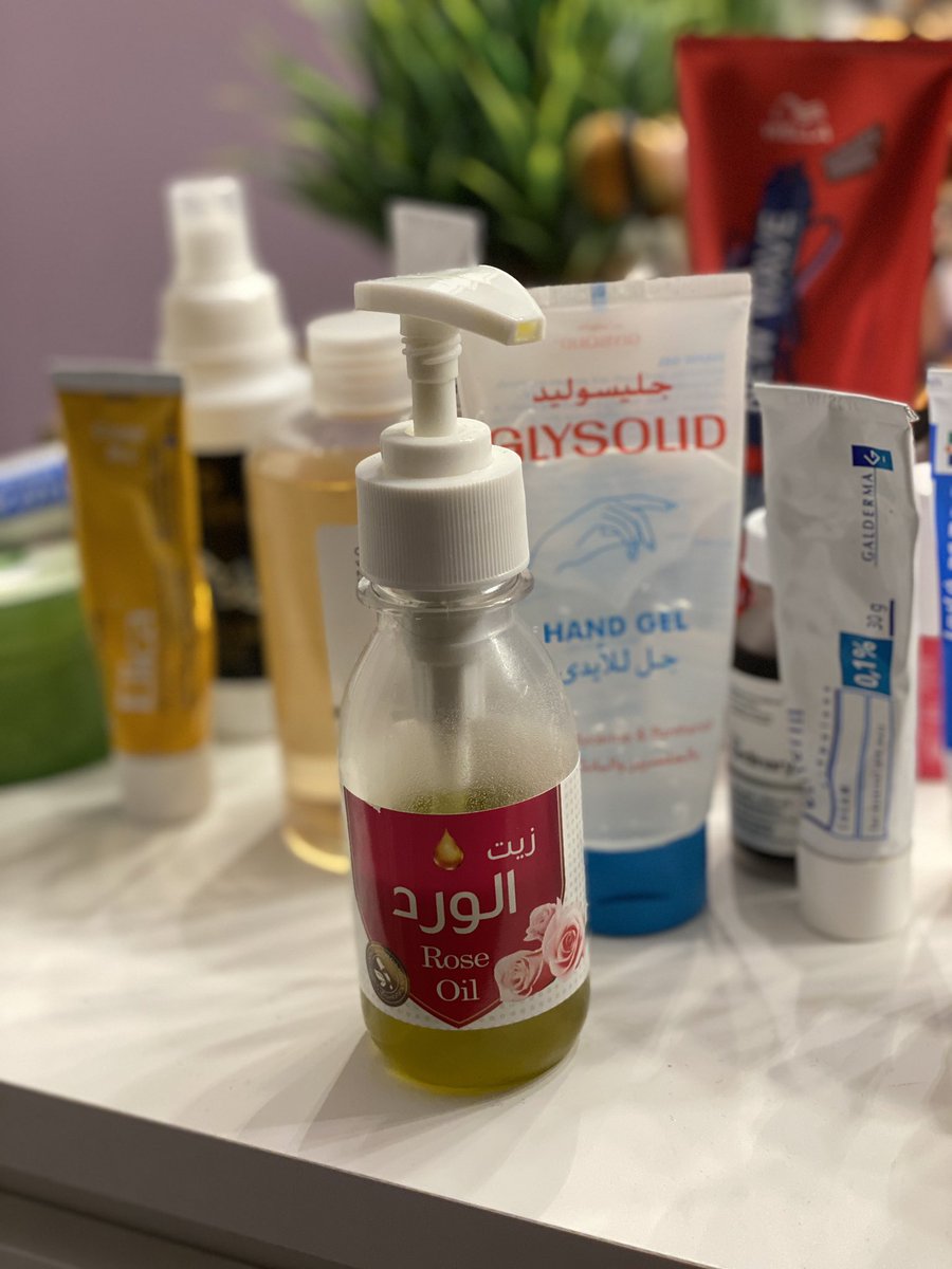Noni47n's tweet photo. ماراح اكثر كلام بقولكم من الاخر تبون توحيد لون سريع ونتيجة جبارة للتصبغات ؟ عليكم بهالزيتين سوا زيت جنين القمح و زيت الورد اخلطوهم واستمرو عليهم وشوفو النتيجة 🙄🤷🏻‍♀️
مو طبيعييييييين !!!! عن تجررررربة ! https://t.co/ZMMXQP3FIj