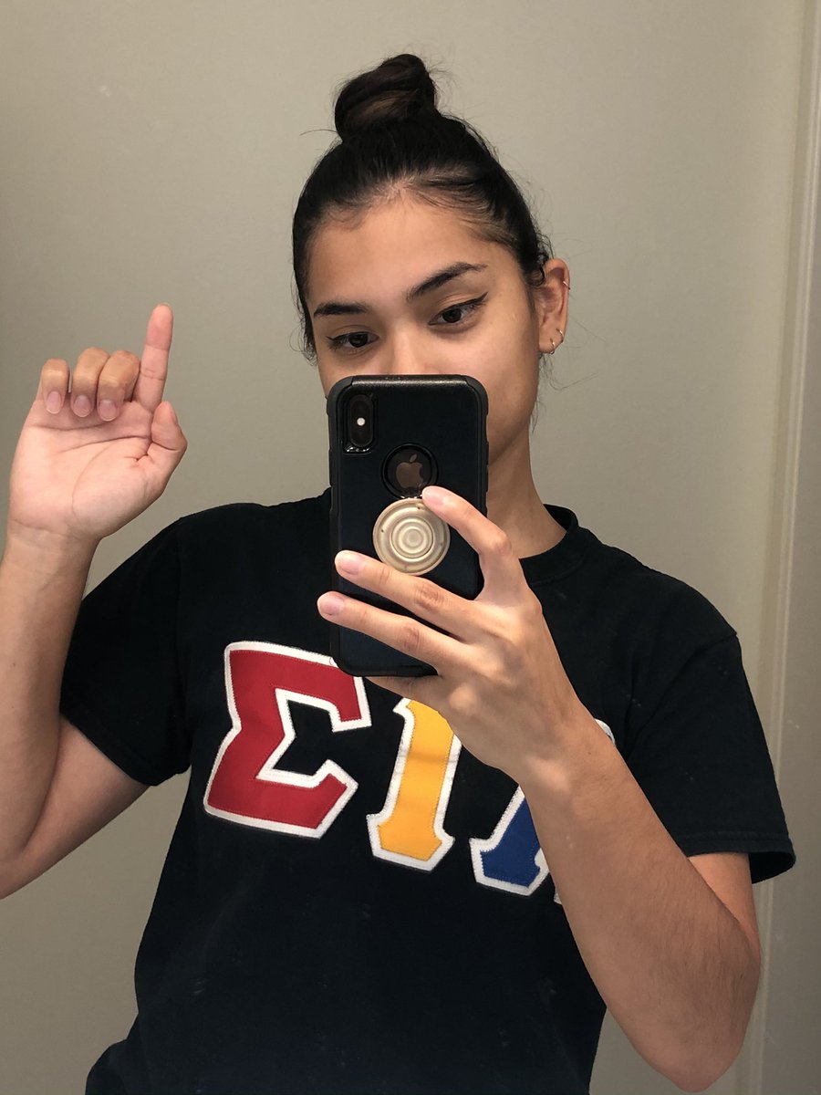 virgoferreum's tweet photo. Before the night is over, I want to send out one more Happy Founders Day to all my lovely Hermanas โค๏ธ๐๐ 30 years and counting #SIACON30 https://t.co/L7g98L5xEX