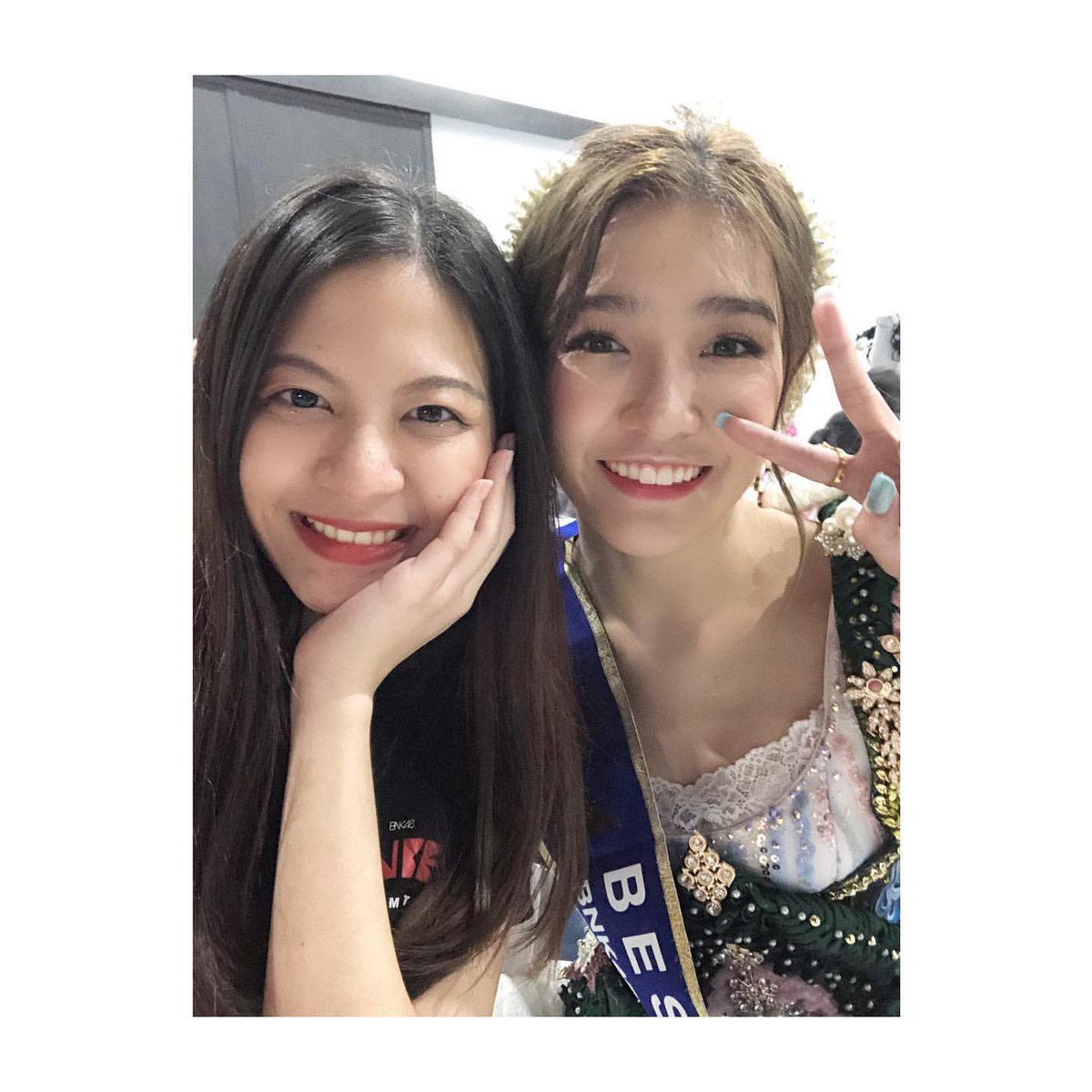 PopperBNK48Luv's tweet photo. กับเจ้าคนน่า��ักทั้งหลาย~
#PopperBNK48 #BNK48 https://t.co/15p4RAo0Cv