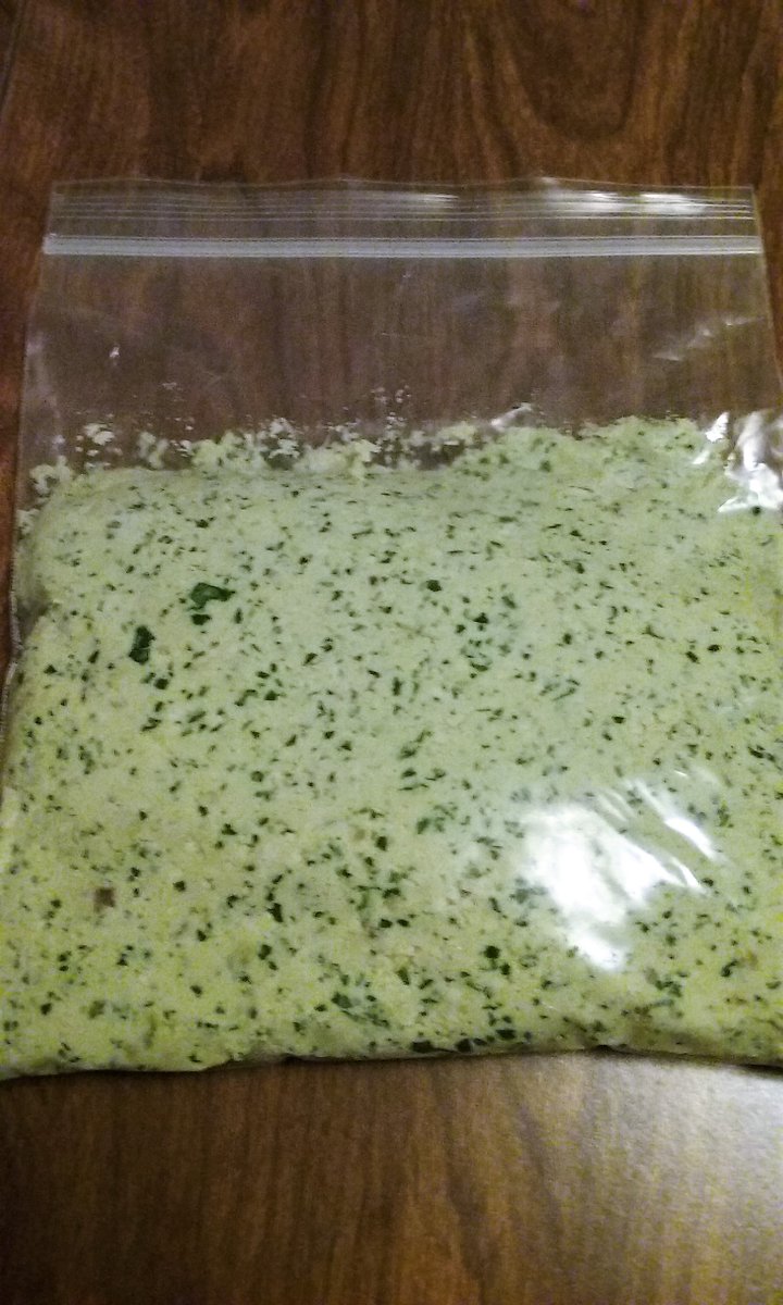 MadamSarcastra's tweet image. Because of the awesomeness that was #roasted #garlic in my #homemade #Vegan #CreamCheese, I decided to prep for #manicotti:  #tofu #ricotta w/ yet another bulb of roasted garlic, fresh #organic baby #spinach, fresh #Homegrown #basil + #nooch, #EVOO, #spices, etc.

#ToBeContinued