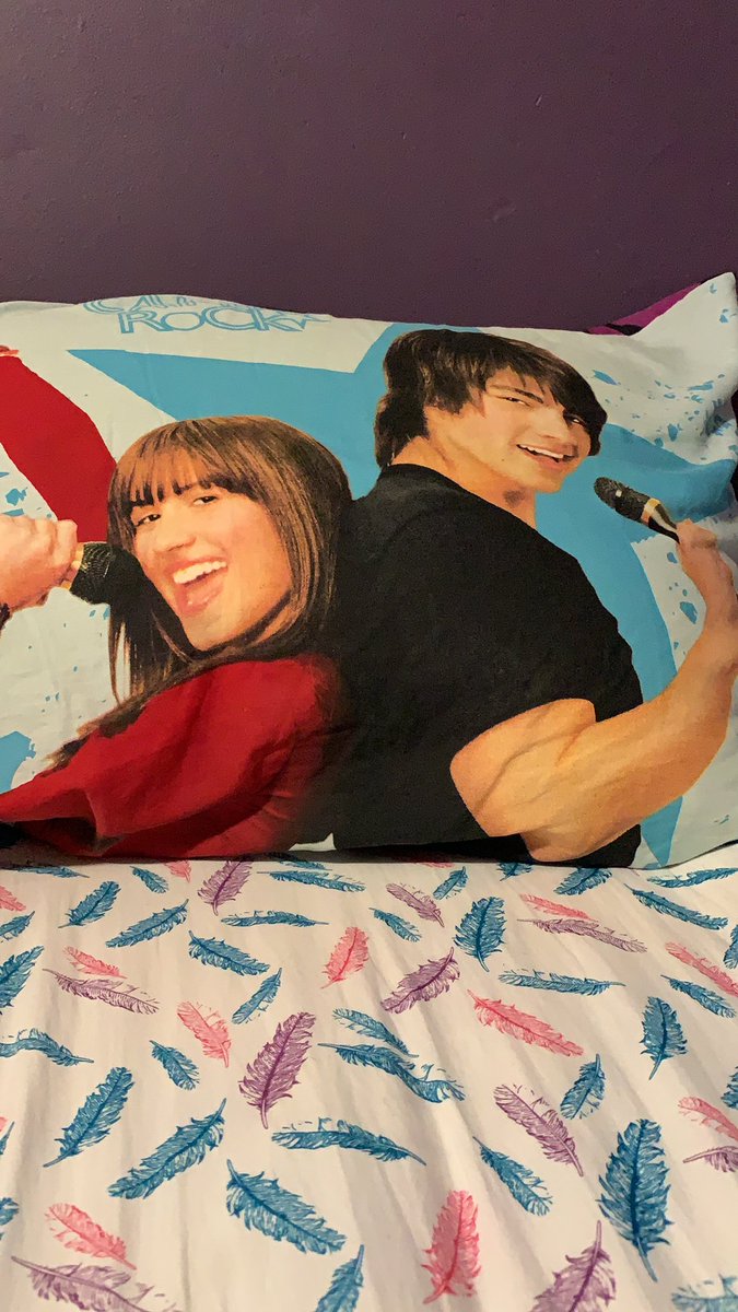 I like to change my pillow case every night, cause I’m a weirdo.. well tonight I grabbed a blast from the past and will be sleeping with @joejonas and @ddlovato! I can’t think of better company #BlastFromThePast #ImStillSecretlyAFanGirl