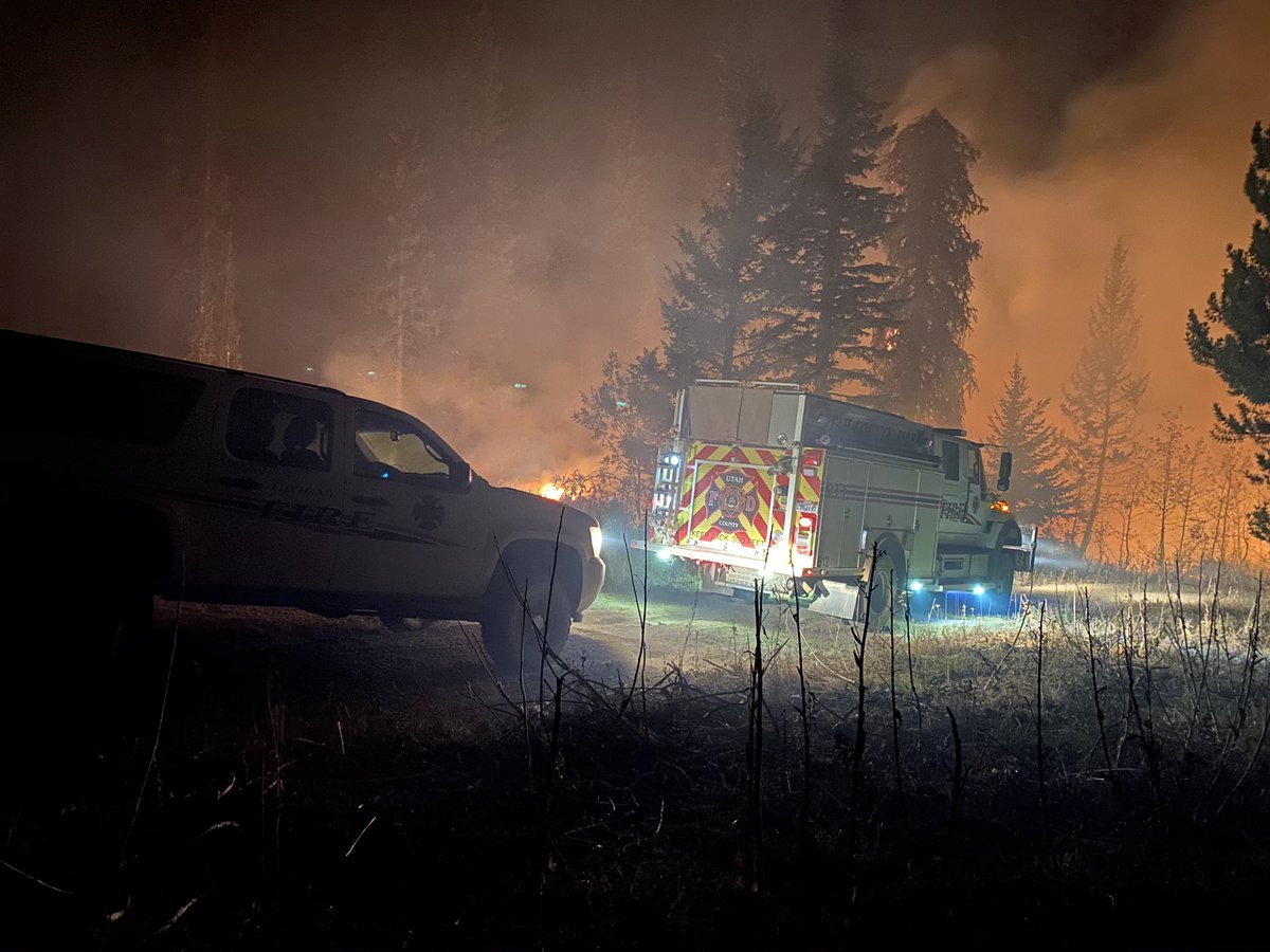 UtahCountyFD's tweet image. Weather, fire behavior at night, smoke inversions, and duty limitations are all factors that are to be considered during night operations #ucfd #utahcountyfiredepartment #nightops