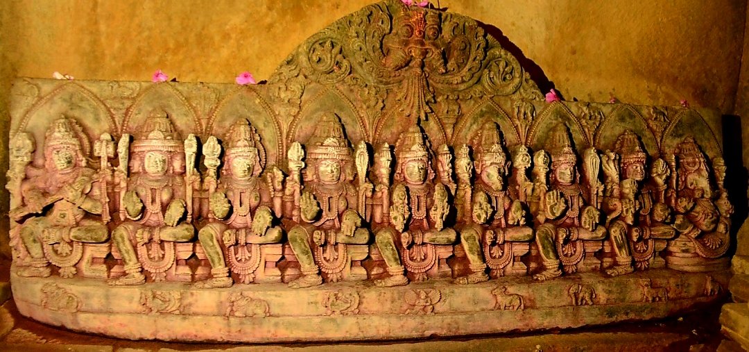 There are various depictions on the outer walls like the Betala (Demon), a beautiful lady, Lord Brahma,and many various forms of Shiva and his family.The Temple are now looked after by Archological survey of India.Text info credit diff sources at Google . Images credit to owners