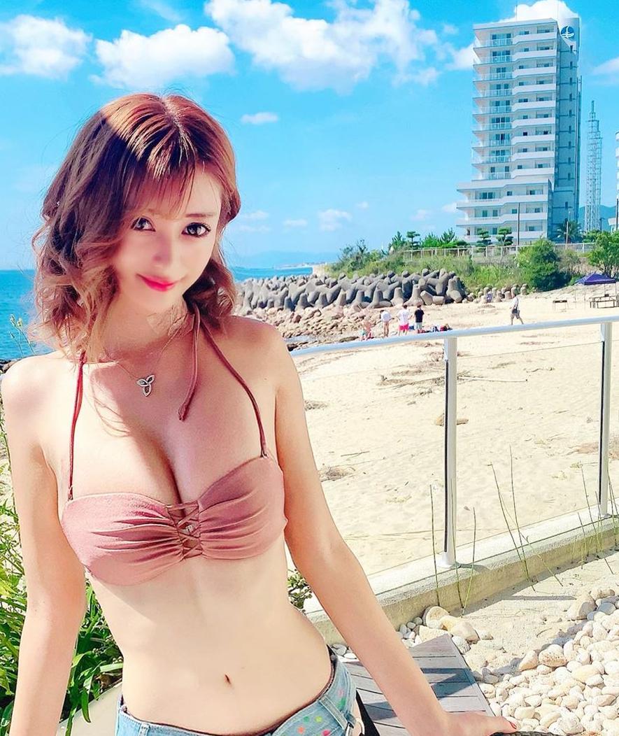 雨降る夜は少し寂しい気持ちになる。 …でも笑顔でいよう！きっとそんな私を見つけてくれるって思いたいから、、  #カフェ巡り#カフェ巡り##大阪