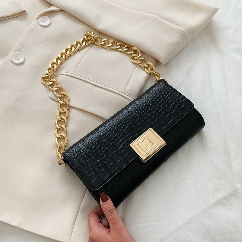 { Scarlet Chain Bag } Price : RM35 only READY STOCK  POSTAGE : SM RM8 / SS RM11___Product Info:High Quality Material PU LeatherSize: 23cm x 12cm x 4cm