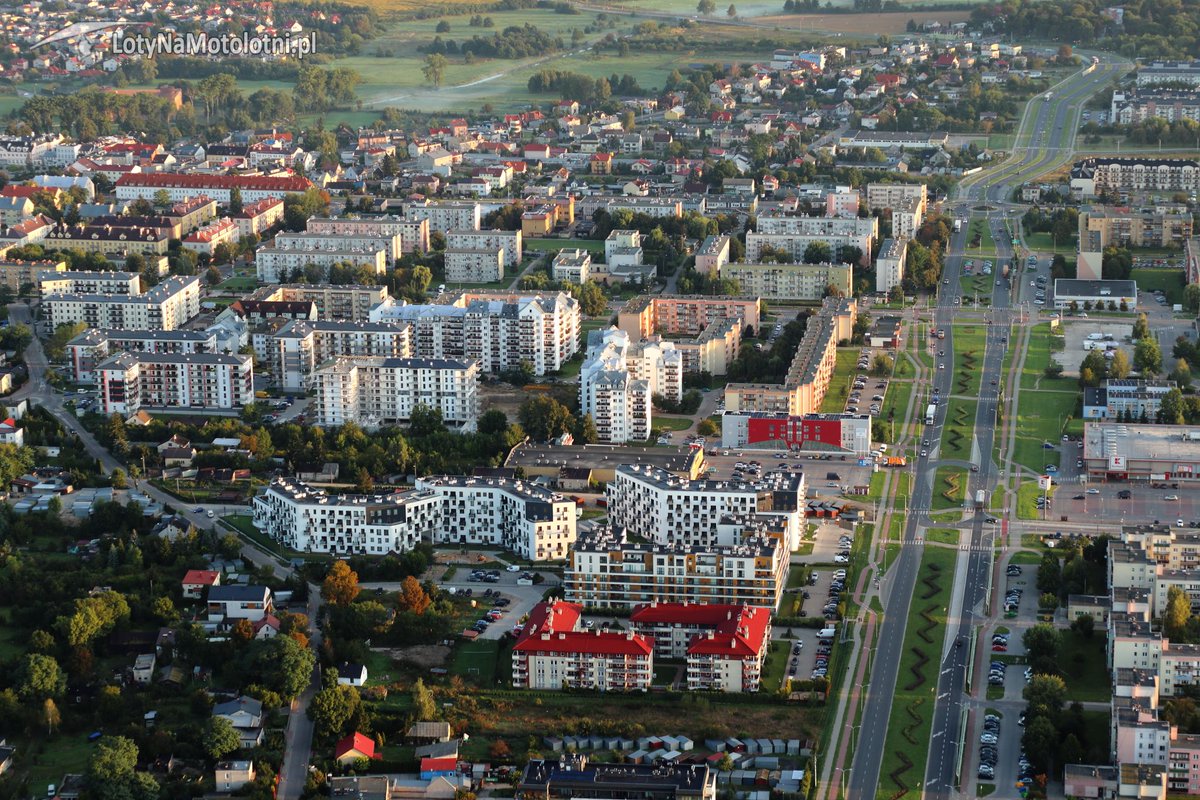 LotyNaMotolotni's tweet photo. Ciechanów z góry. Więcej zdjęć i lokalizacja: https://t.co/p19I4qzpWh
#ciechanów #miasto #fly4fun https://t.co/iUdiKdWu9d