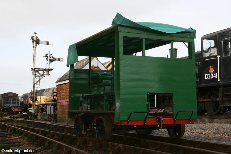 ontrackplant's tweet photo. Wickham #1946 (a Wickham Type 17A Trolley) at Colne Valley Railway - Castle Hedingham - 12 November 2006.
#wickhamWednesday #ontrackplant https://t.co/6jdK6nNDw3 https://t.co/VBZuxq99Yo