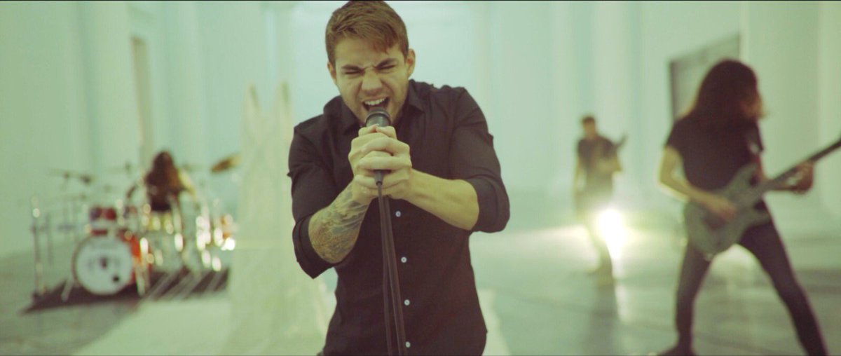 I keep my eyes wide-open
Just arrived to the point of no return
I lose my breathe, I’m choking
Is it me or the world has broken?
 
We’re standing still, because we choose to prevail.

NEW VIDEO: youtu.be/vxN-owOSPv8