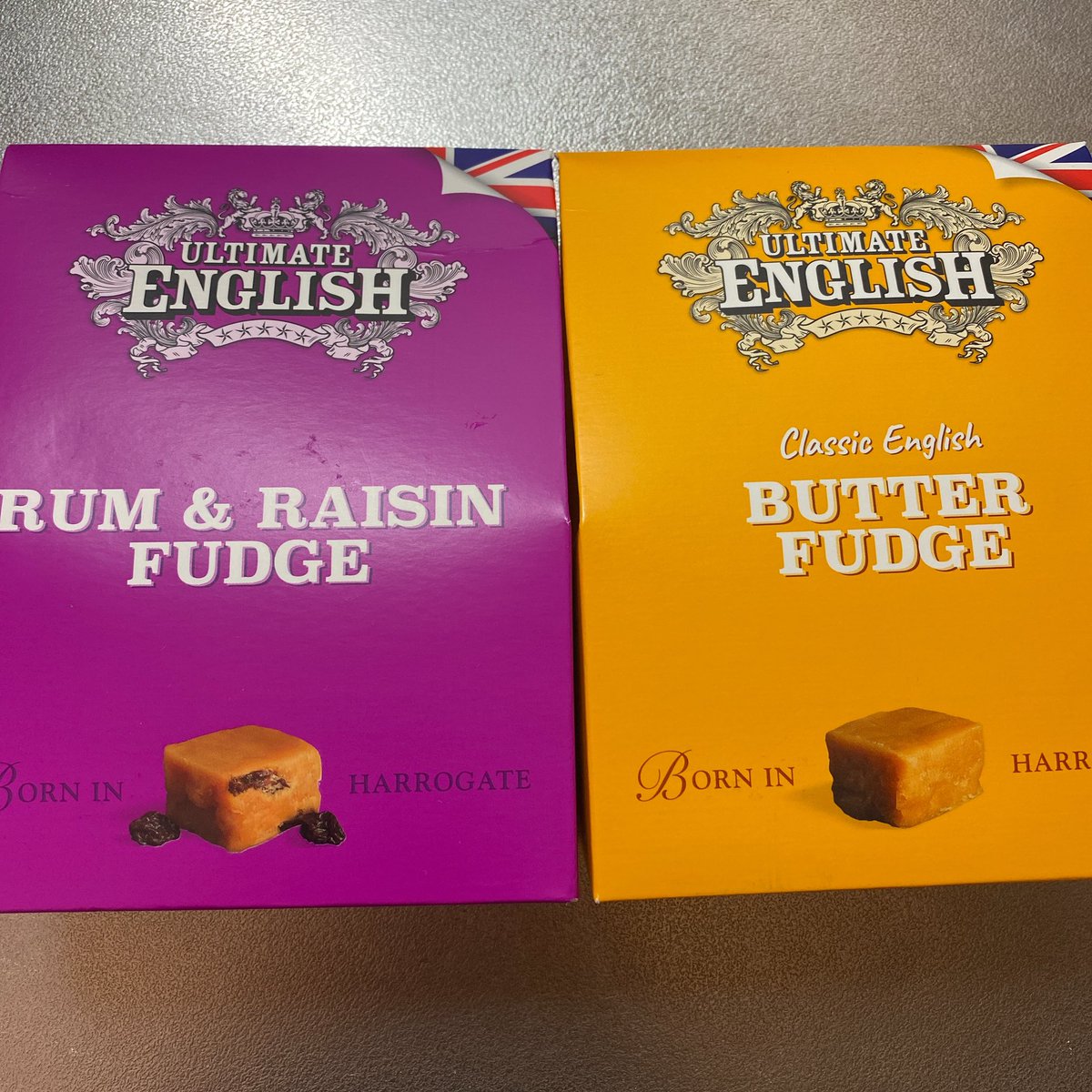 しまぱん A Twitter 昨日買ったカルディの ラムレーズンファッジ バターファッジ これはヤバい カロリーの塊 砂糖バター加糖練乳 越冬アイテム 冬山に携帯すべき 山行かんけど 美味しゅうございました