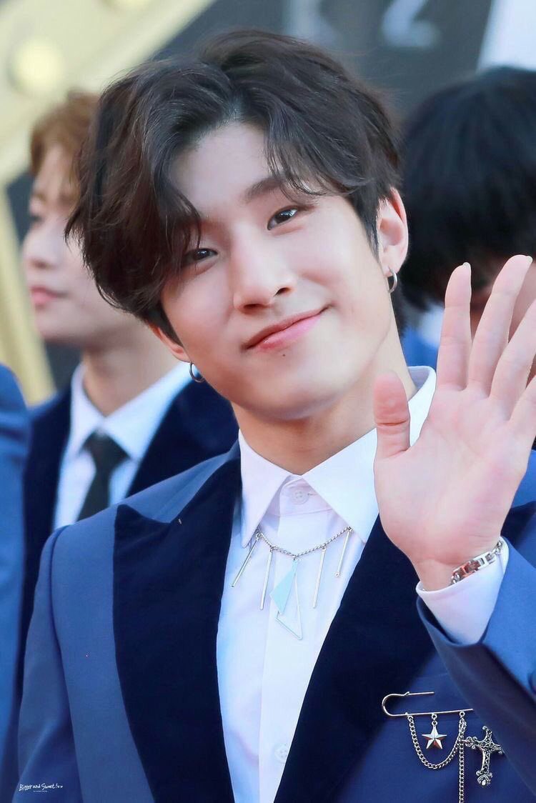 GENTLEMAN JINJIN shines from Inside out. AGREE??? [ #진진 |  #아스트로   |  #Jinjin |  #아스트로진진 |  #ジンジン |  @offclASTRO ]