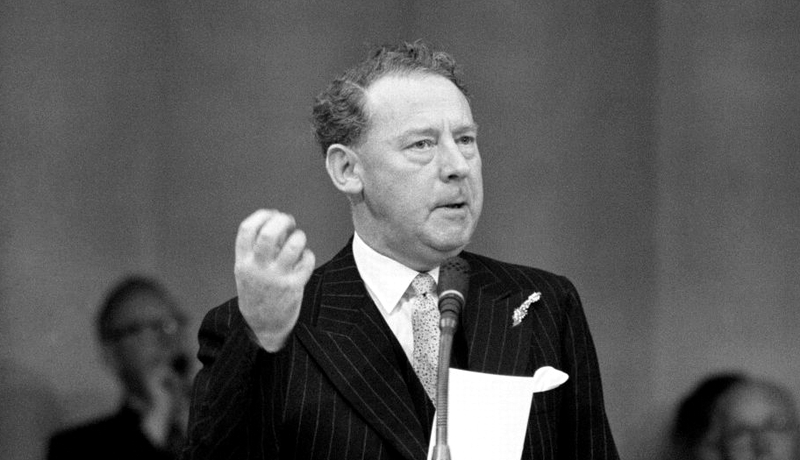 As the campaign continued, Labour grew in confidence. In Preston, Leader Hugh Gaitskell remarked that it was ‘Hotting Up’ in the party’s favour.But in Hampstead, on the same night, Pitt was forced to deal with a series of protests.