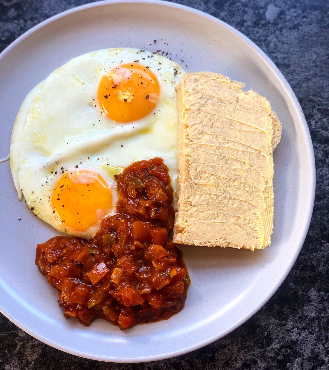 zola_nene's tweet photo. BREAKFAST 🍳
.
Ujeqe + fried eggs + ushatini... the simplest flavours really do make me the happiest 😍
.
.
#zolanene #breakfast #eggs #ujeqe #ushatini #simplefood #yummy https://t.co/AT0WZW9oZH