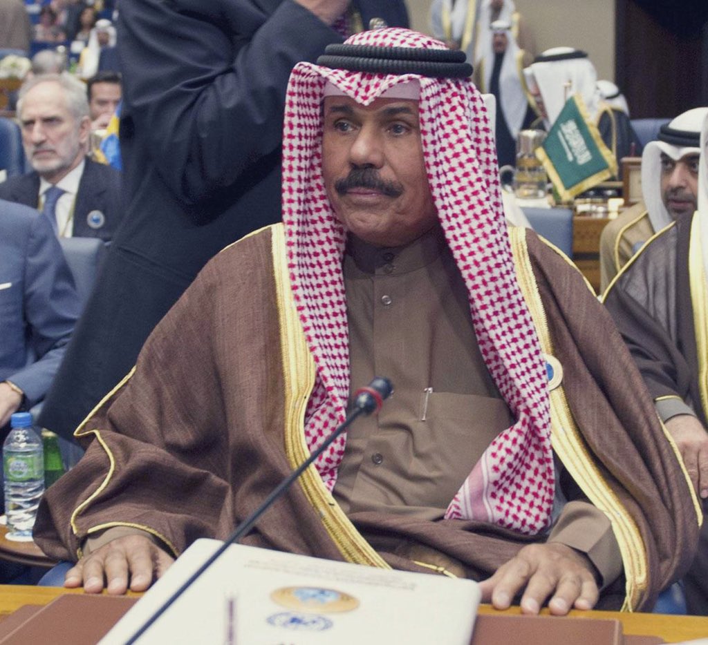 اللهم اعنه على قوى الفساد و المفسدين
اللهم اجعله ممن يستثمر في وطنه و مواطنه
اللهم اجعل الصهاينة و المتصهينين أعداءه

وفقك الله يا سمو الأمير 🤲🏻
 
#نواف_الاحمد_الصباح