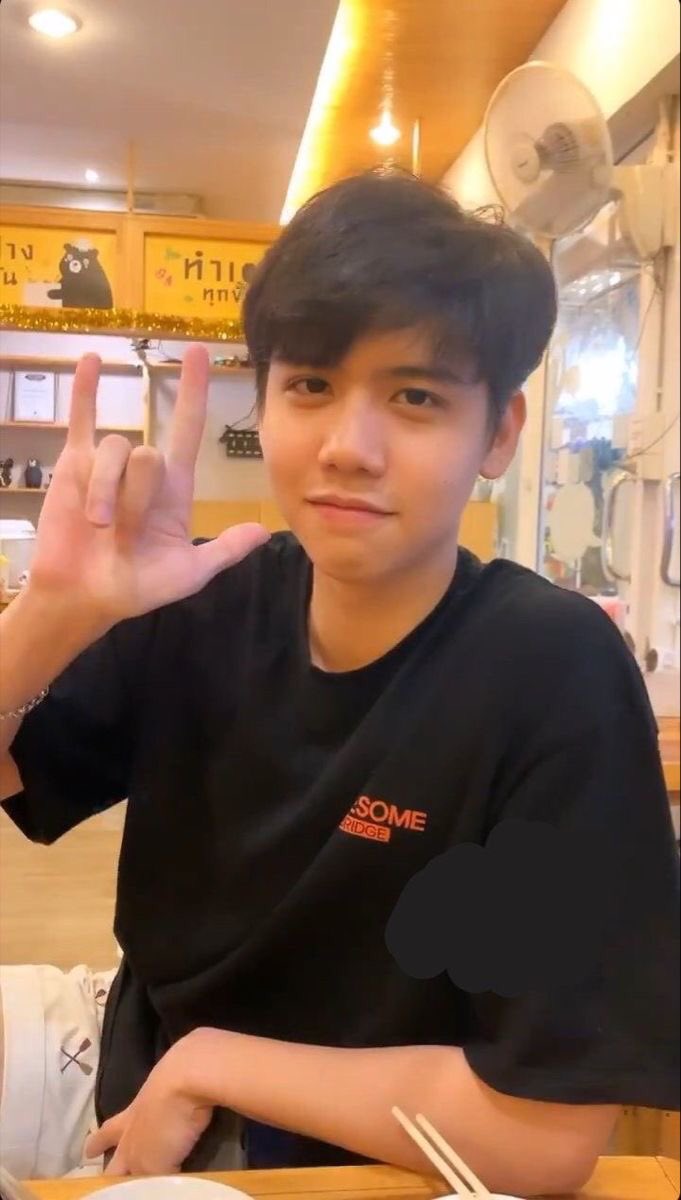 what your camera roll would look like if sing harit is your boyfriend— a thread