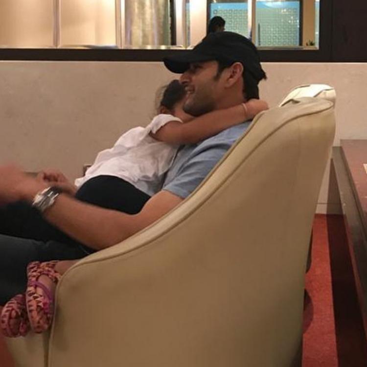 Mahesh Babu Facts (@maheshbabufacts) on Twitter photo Awwwdorable Father-Daughter duo 🤗😍❤
#SarkaruVaariPaata
#MaheshBabu <a href="/urstrulyMahesh/">Mahesh Babu</a> Awwwdorable Father-Daughter duo 🤗😍❤
#SarkaruVaariPaata
#MaheshBabu <a href="/urstrulyMahesh/">Mahesh Babu</a>