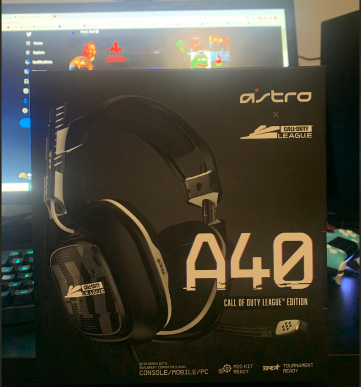 ZachDenyer's tweet photo. 🚨GIVEAWAY TIME🚨

1x @CODLeague Edition Astro A40s.

- Follow @ZachDenyer 
- RT this tweet 
- Subscribe to my YouTube channel (https://t.co/4B7sJQSjhG)

Winner will be chosen on October 9th
Good Luck!! https://t.co/i6o9We7nmM