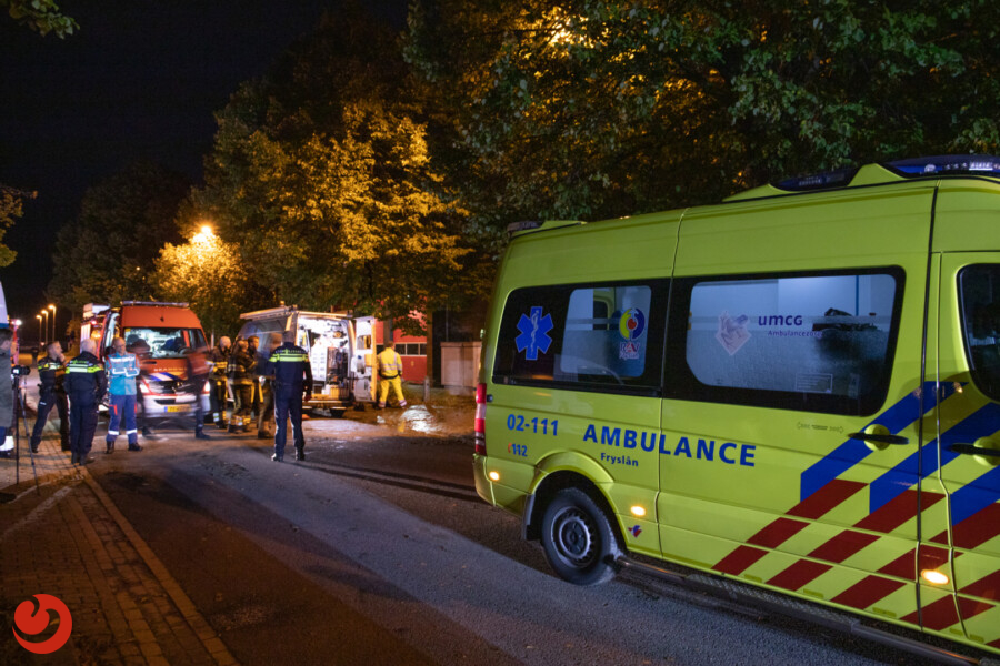 Gebouw vol water; monteur in problemen - LEEUWARDEN – De hulpdiensten zijn aan het einde van dinsdagavond massaal uitgerukt naar de Voltastraat waar een monteur in de... -..