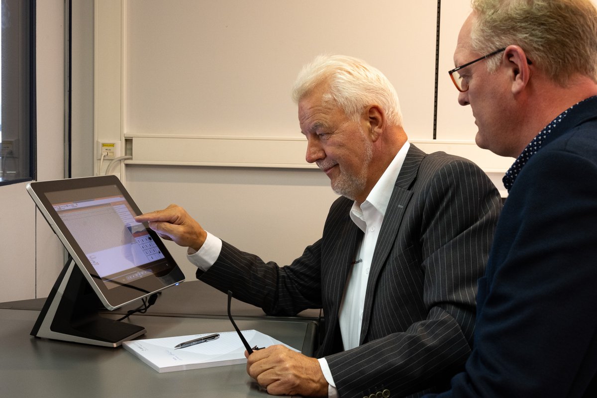 Desk Solutions NV tweet media