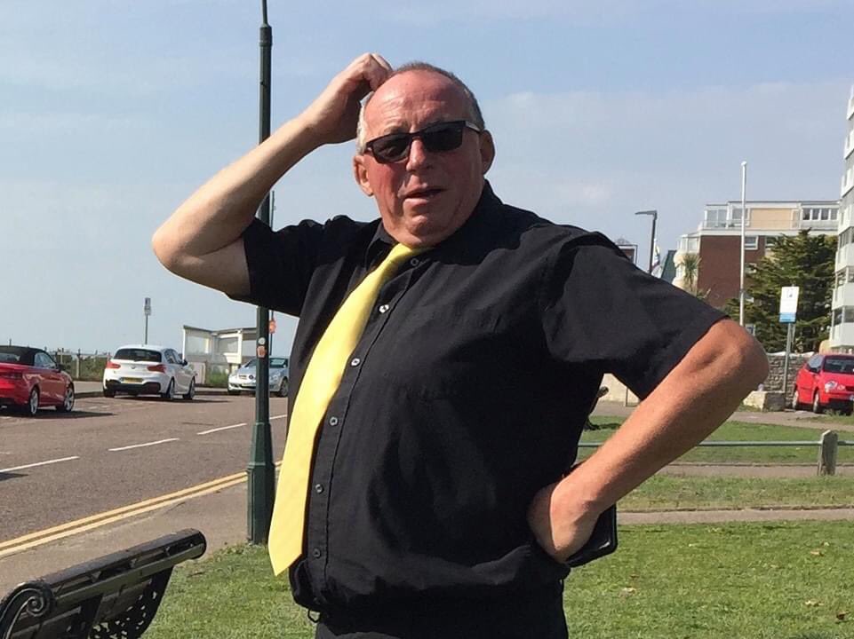 dekkabus's tweet image. Never mind the TRUMP - BIDEN debate!  The greatest debate of all is PINK, BLUE or YELLOW!  (We’ll let the voters decide!)

No matter what your persuasion is, vote DEKKABUS for your next day out!