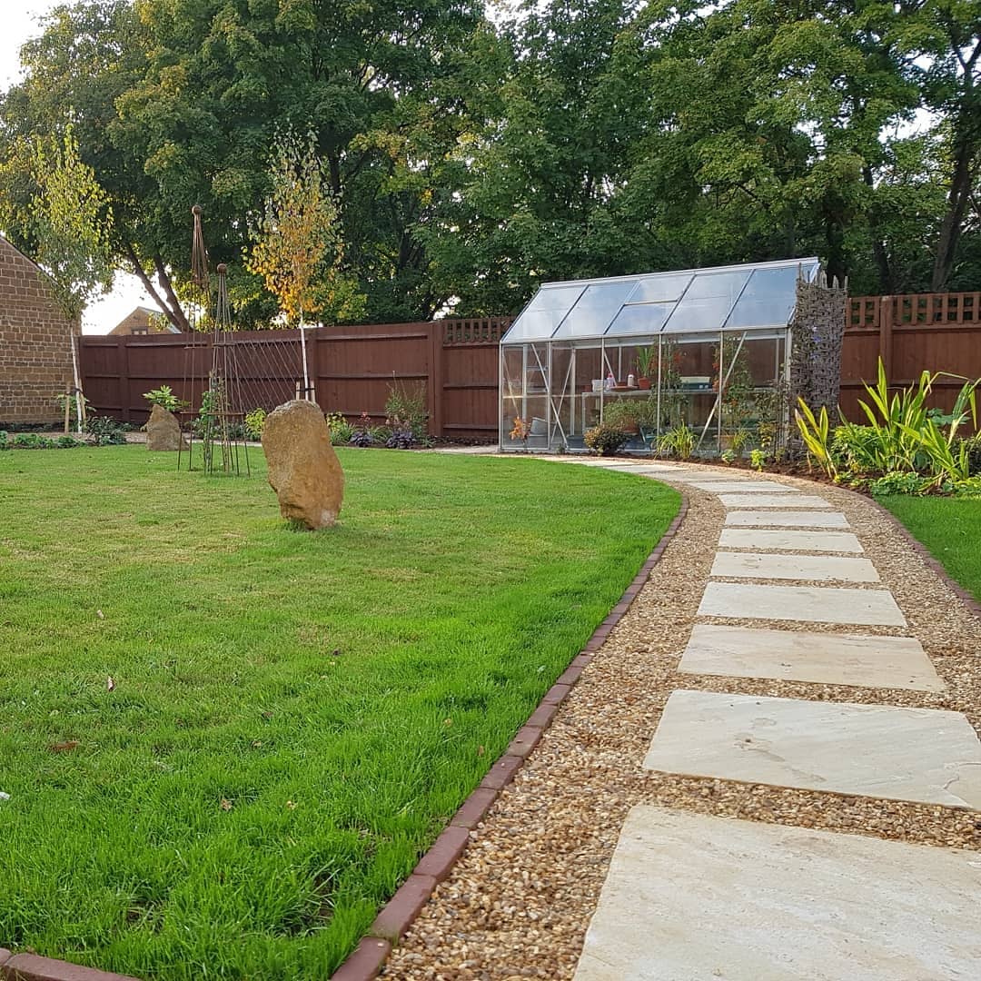 ydsYvette's tweet photo. Phase 1 of planting up my latest garden build is complete. Just bulbs and climbing roses for the rope swags to be added later in the year. Thanks to @Cornerscapes for excellent hard landscaping and tree planting, and to @MilesNurseries for perfect plants as usual! #gardendesign https://t.co/Xfbf7XIruO
