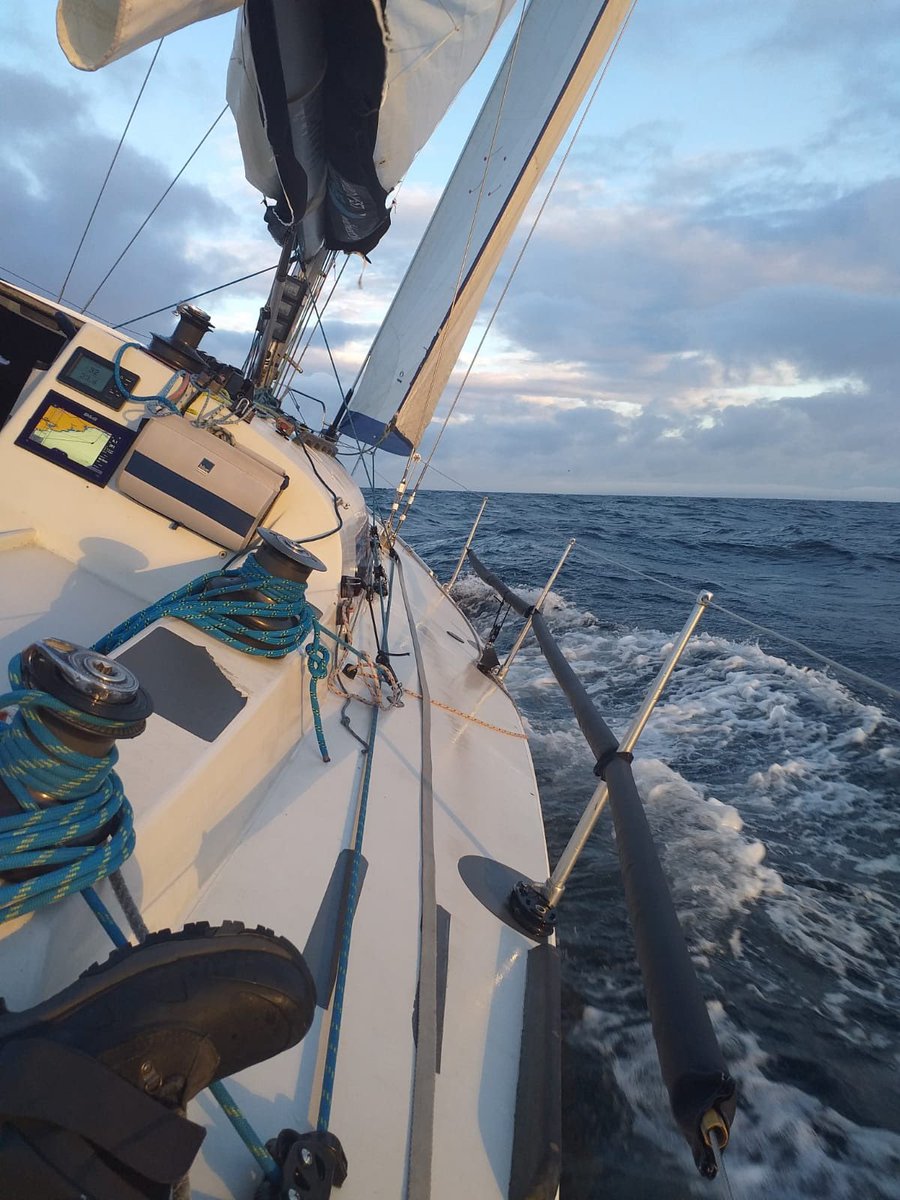 It’s hard to beat this view!
#sailinggear #trysailing #letsail #sailschool #adventures #offers #sailingadventures #sailboats #newskills #newfriends #crew #sailcrew #flashback #sailing #happy #positive #excerise #letssail