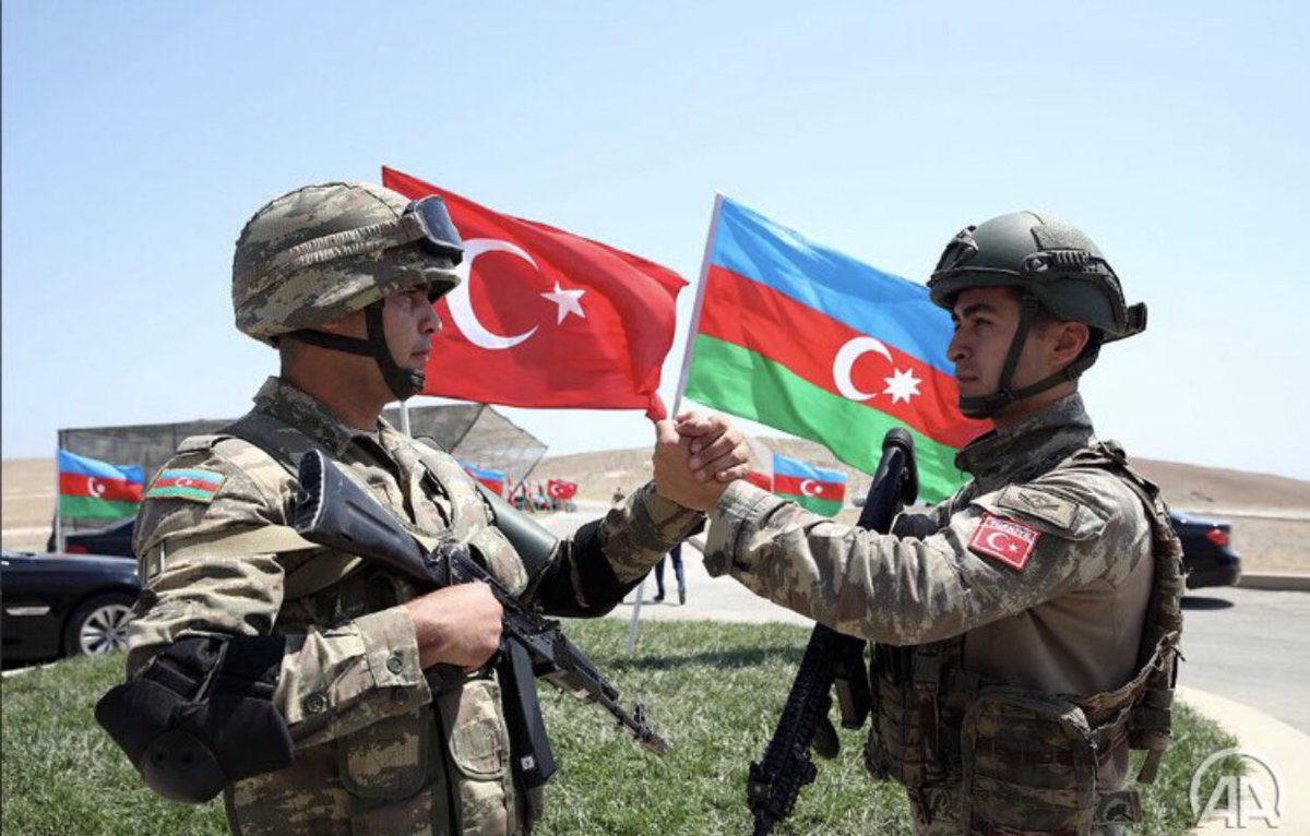 ulkucuvideolar's tweet photo. Dinimiz bir, dilimiz bir,
Ayımız bir, ilimiz bir,
Eşqimiz bir, yolumuz bir
Azərbaycan - Türkiyə .

Bahtiyar Vahapzade 

#AzerbaijanNotAlone https://t.co/pM92P89YsR