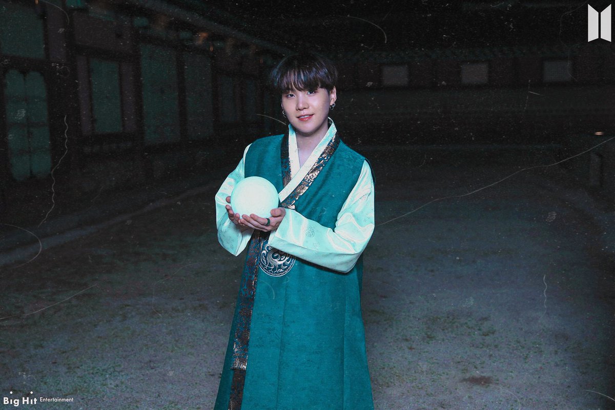 ARMY___OT7stan's tweet photo. CHUSEOK 2020 @BTS_twt
Graded version : #SUGA
#BTS #BTSARMY #ARMYEDITS #ChuSeok #BTSCHUSEOK https://t.co/C7Dlnz0FAk