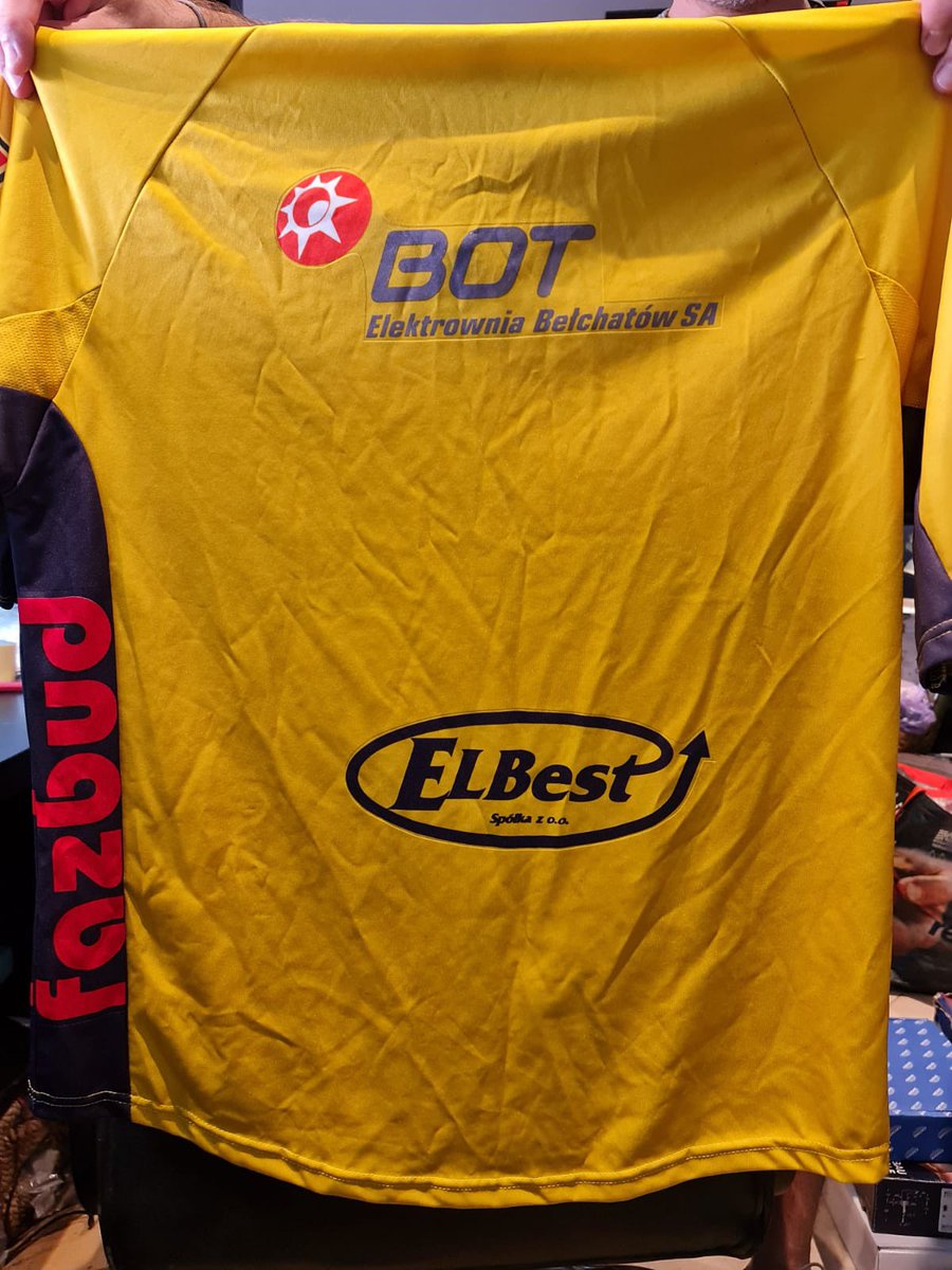 Gratka dla fanów siatkówki. Koszulka Bot Skry Bełchatów z autografami 🏐
Zwycięzca wpłaca pieniądze na konto <a href="/SociosWisla/">Socios Wisła Kraków</a> z dopiskiem „Darowizna na budowę pomnika Reymana”.
Kończymy dzisiaj o 22:00. Licytujecie pod tym tweetem. 
Powodzenia 😀