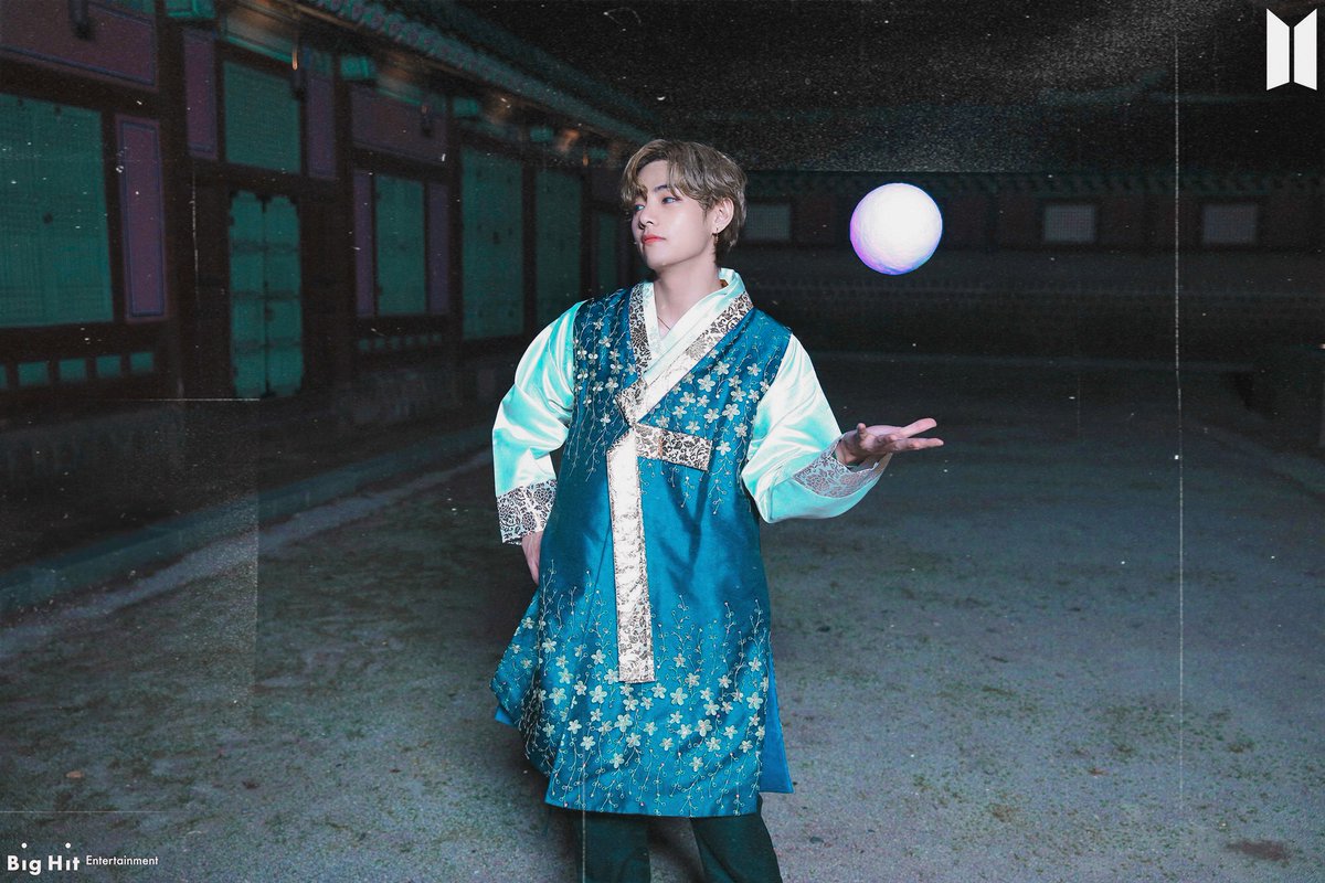 ARMY___OT7stan's tweet photo. CHUSEOK 2020 @BTS_twt
Graded version : #V
#BTS #BTSARMY #ARMYEDITS #ChuSeok #BTSCHUSEOK https://t.co/f4vs6R8K4B