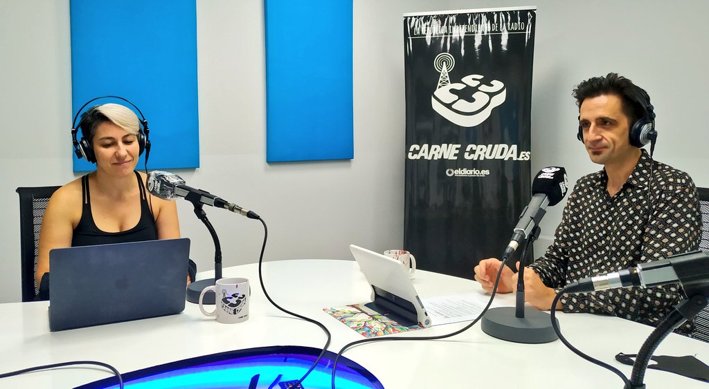 carnecrudaradio's tweet photo. 🔴🔴🔴 DIRECTO. ¿Se puede ser activista en 2020? ¿Cómo usar internet de forma subversiva? ¿Cómo hackear el sistema para mejorar la vida de la gente?

Activismo y tecnopolítica: #HackTheSystem. Empezamos con la agitadora @PatriHorrillo. CONECTA: https://t.co/slg7fW93Jx https://t.co/iWwHEn8kMp