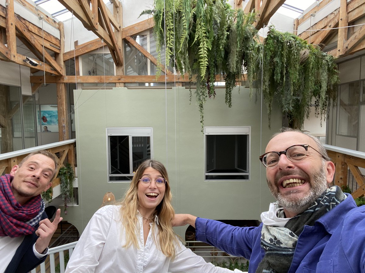 #emotion on retrouve <a href="/ElodieUP/">Elodie</a> #Alumni @MBADMB qui lance <a href="/bureauxandcoFR/">Bureaux & Co</a> à #Malokoff ! Un lieu incroyable à voir absolument ! #mbadmb #reinventwork #coworking #Bureauxandco