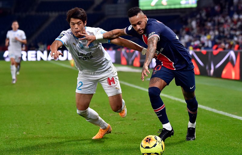 ultrasoccer's tweet photo. 🇫🇷侮辱発言の瞬間🗣️

#マルセイユ の🇯🇵#酒井宏樹 への差別発言が疑われていた #パリ・サンジェルマン の #ネイマール だが、その瞬間の映像が公開された。なお、30日に処分が決定する予定

https://t.co/KXcygVcHqx

https://t.co/jILTZPoJHe https://t.co/f2jExVES1R