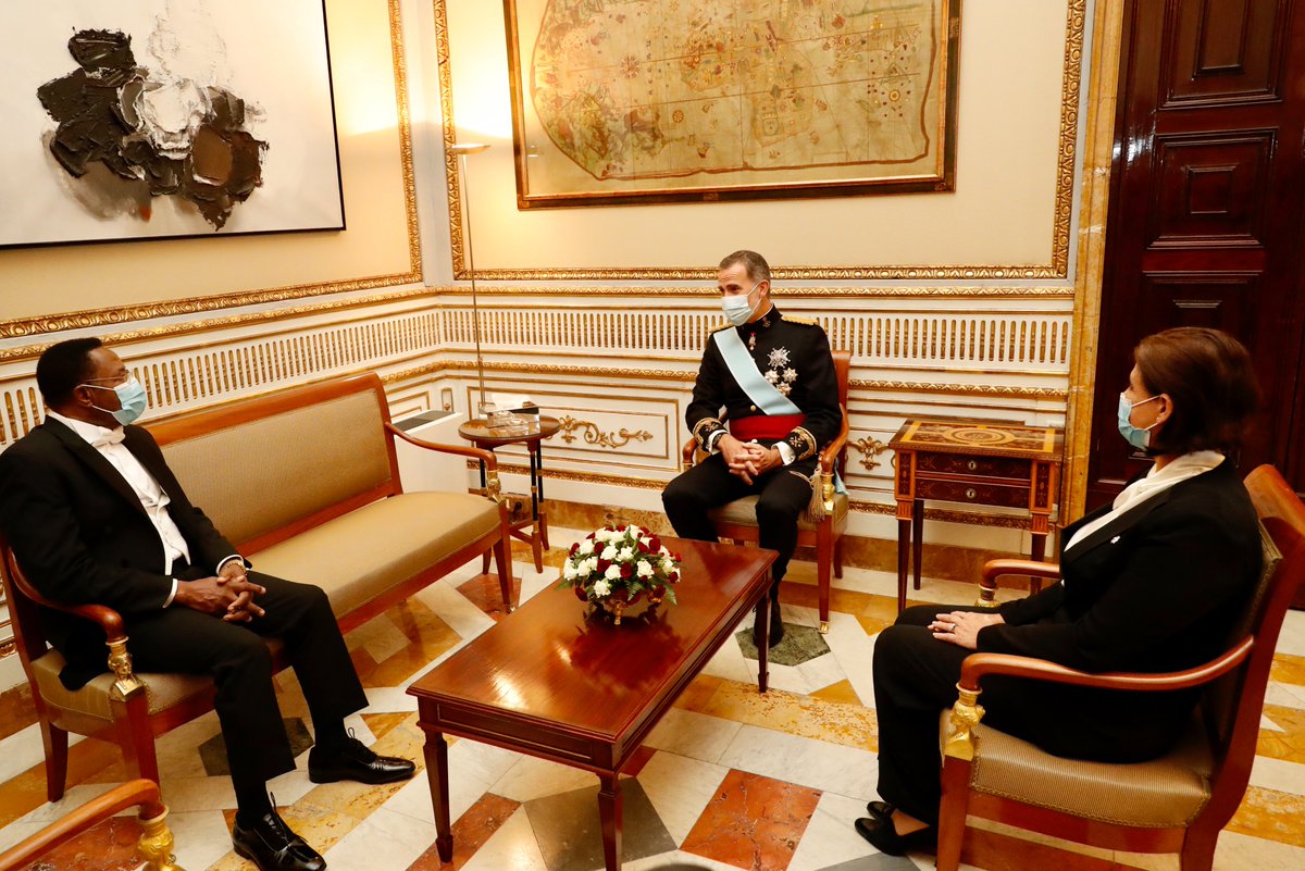 El Rey recibe las cartas credenciales del Embajador de la República de Guinea Ecuatorial, Miguel Edjang Angue. casareal.es/ES/Actividades…