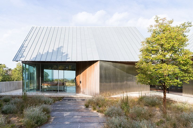 ISAarchitectural (@isaarchitecturl) on Twitter photo RT: <a href="/designboom/">designboom</a> north fork house by SO – IL is a new york retreat comprising four gable volumes
designboom.com/architecture/n… RT: <a href="/designboom/">designboom</a> north fork house by SO – IL is a new york retreat comprising four gable volumes
designboom.com/architecture/n…