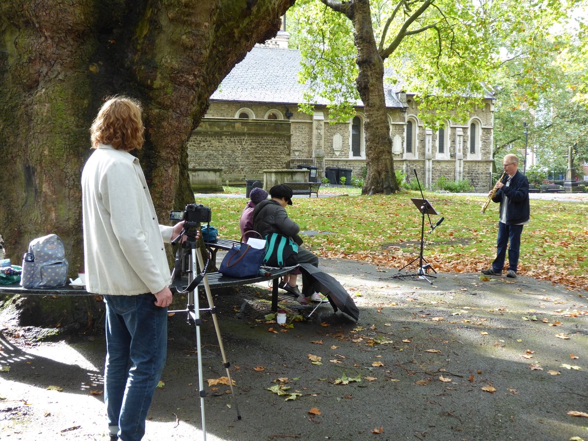 Ldn_Sinfonietta's tweet photo. We had a lovely time at St Pancras Garden yesterday, performing the first of our #CommunityCommissions 🎶

@trishclowes' beautiful new piece "The Mighty Pen" was inspired by @we_ageingbetter St Pancras and wonderfully performed by @sihaz.

Watch this space for the full film! https://t.co/UTadxPI1n7