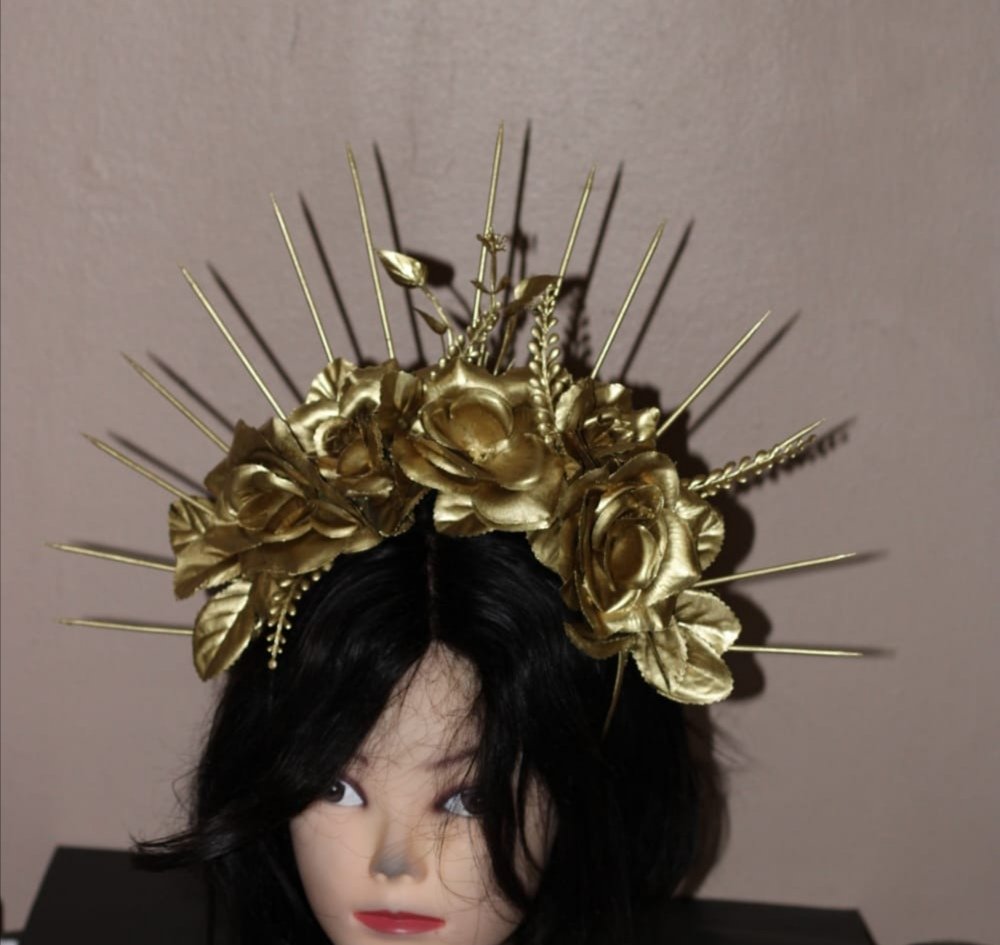 Get your Renaissance crown custom made by us
#HairAccesories #GirlzTalkZa #GirlBuyZA