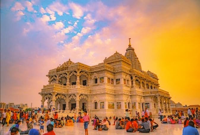 Mathura and Vrindavan witnessed the emergence of many new temples, including a new temple at the birth place of Krishna adjoining the mosque that was raised during the reign of Aurganzeb.