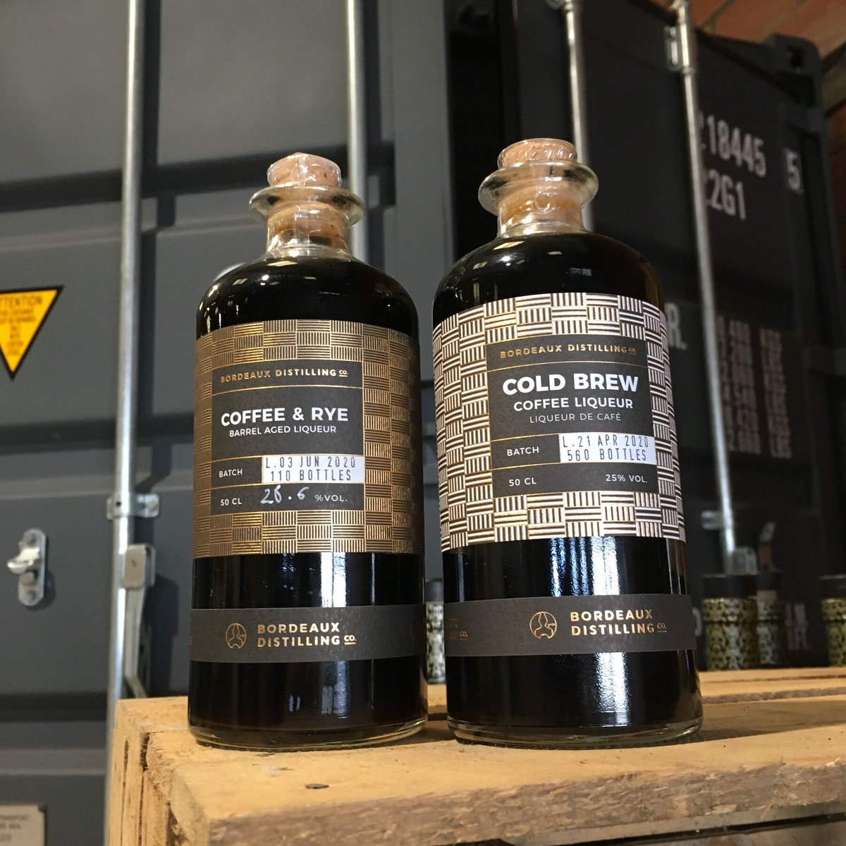 Stoked for International Coffee Day! ☕️🌾 #internationalcoffeeday #bordeauxdistillingco #bordeauxmaville #madeinbordeaux #cocktails #coldbrew #coffee #liqueur #madeinfrance