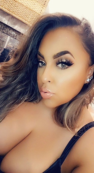 Come chat with me on https://t.co/jGbGkCFb2G https://t.co/j7hjeHpgzS