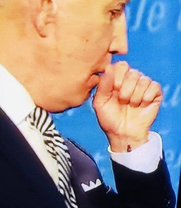 <a href="/TrumperWavin/">𝓙𝓸𝓱𝓷 𝓡𝓮𝓮𝓼𝓮 wego.social/ReeseJohn_ 🇺🇸🦅</a> So collecting all of everyone’s work and putting this together.  The the speaker in the sleeve hears the questions asked, then computes it and places in his eyes for when he responds? Then pen turns off the promoter in his contacts so he can see. Hence why he blinks so much.