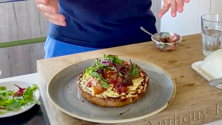 Nigel Haworth's Lockdown Cheese Tour of the Ribble Valley, Lancashire. Stop three I visited Steven Procter of Greenfields Dairy in Goosnargh. See my Video on facebook. nigel-haworth.co.uk AEG Appliances @kitchens_FrankA Happy Valley Productions @greenfieldsdp @Durasein