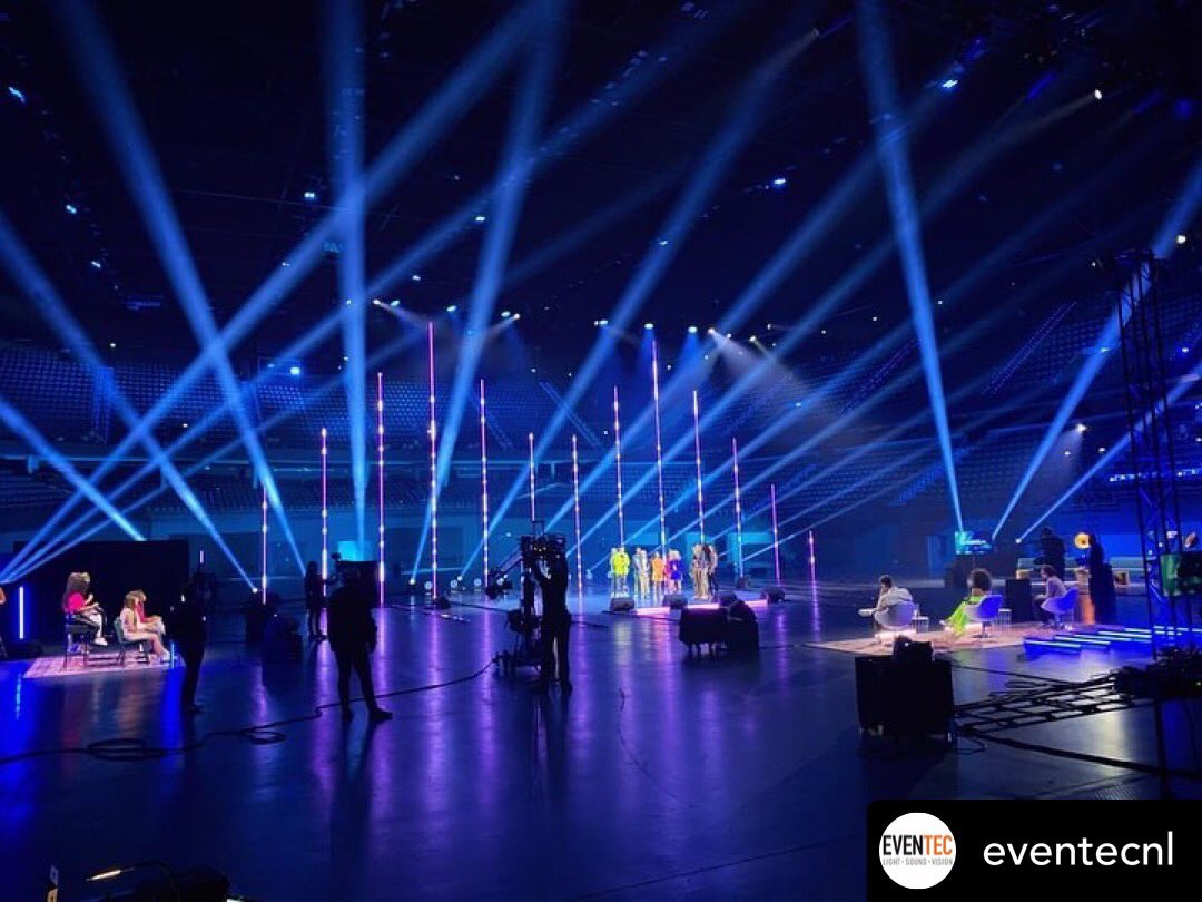 Robelighting's tweet photo. At the Rotterdam Ahoy for the Junior Eurovision Song Contest 2020, produced by AVROTROS, #lightingdesigner Bas Van Der Poel #LightImage worked with the technical team at @EventecNL & a rig using using @Robelighting #ESPRITE, #MegaPointe, #BMFL, #LEDBeam1000 & #LEDBeam150. https://t.co/gBU1icajRU